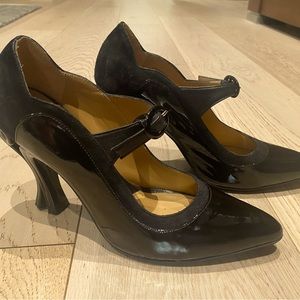 John Fleuvog CELESTIAL COMMUNICATION AQUILA ELEGANT MARY JANE size 8.5